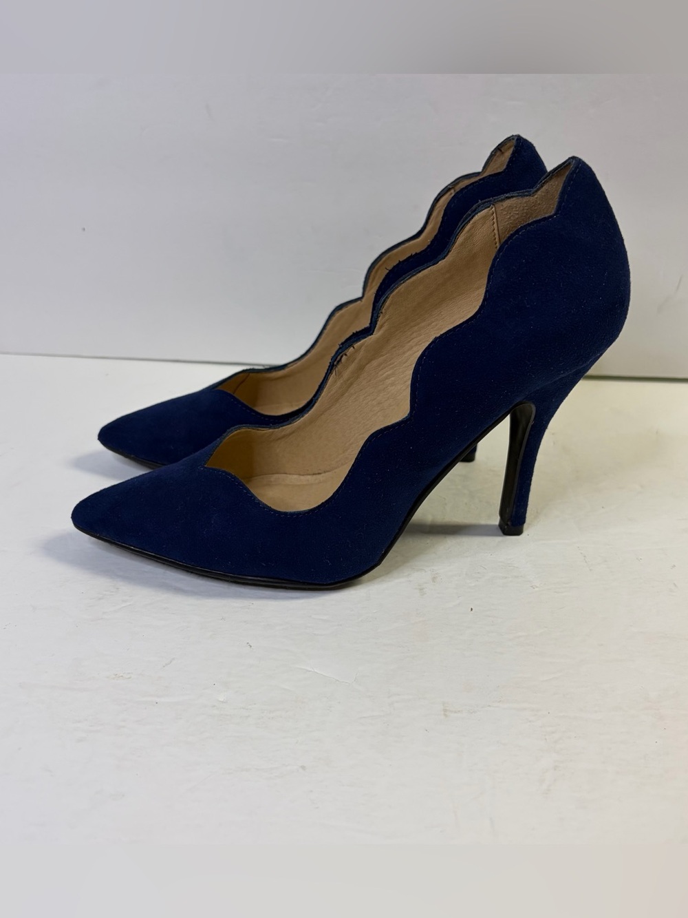 Chinese Laundry Savvy Scalloped Blue Suede High Heel Pumps Size 7
